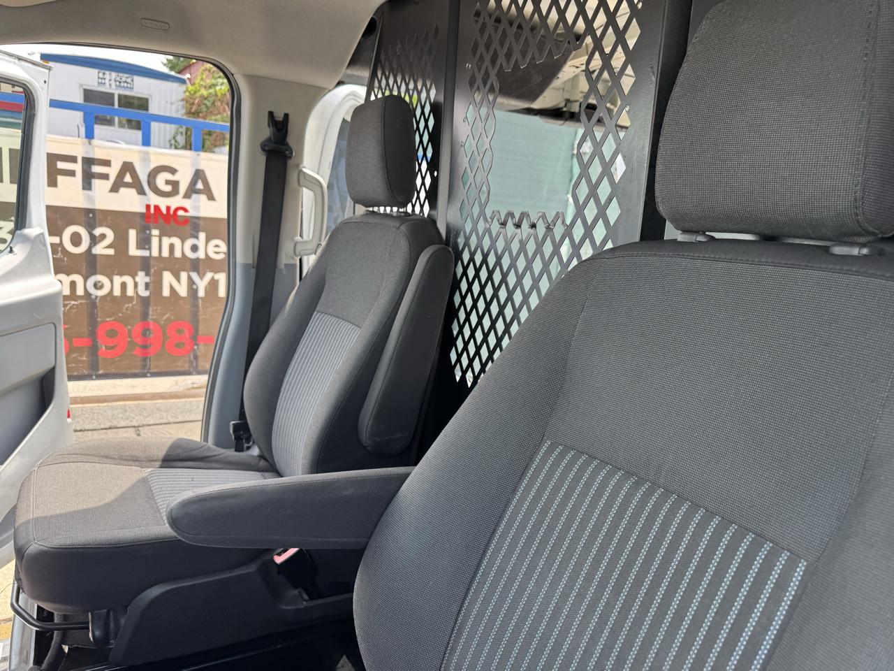 Ford Transit 250 Van Low Roof 60/40 Pass.130-in. WB 2017