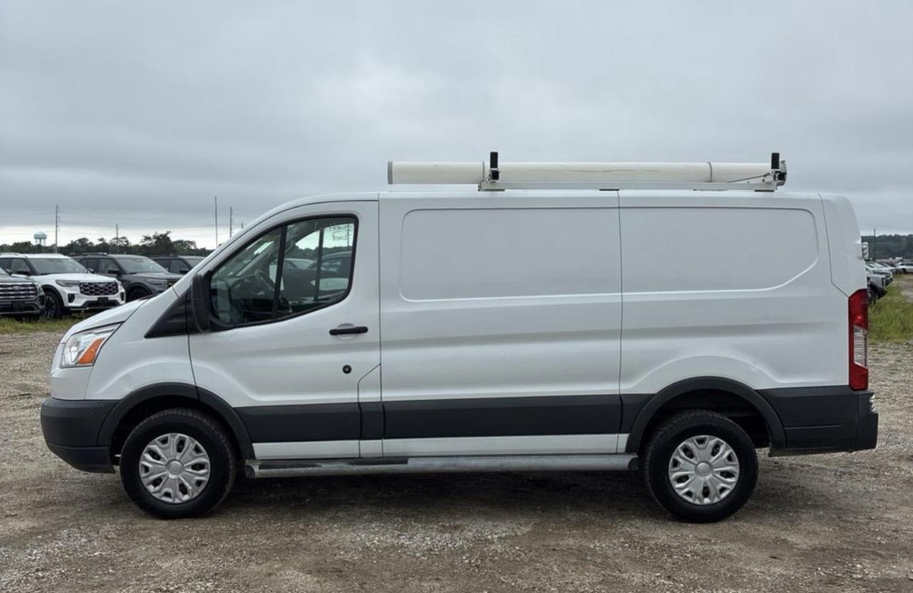 Ford Transit 250 Van Low Roof 60/40 Pass.130-in. WB 2017