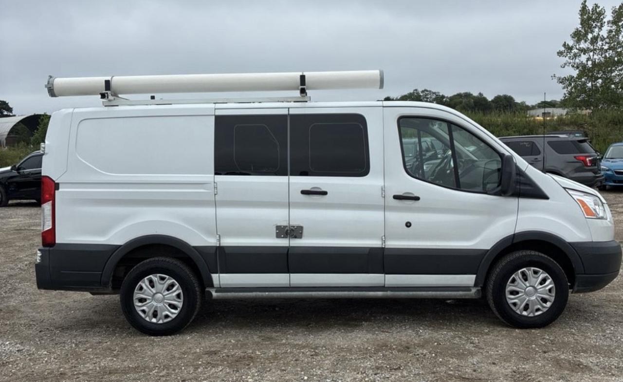 Ford Transit 250 Van Low Roof 60/40 Pass.130-in. WB 2017