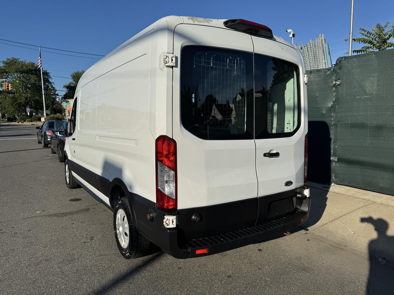Ford Transit 250 Van Med. Roof w/Sliding Pass. 148-in. WB 2019