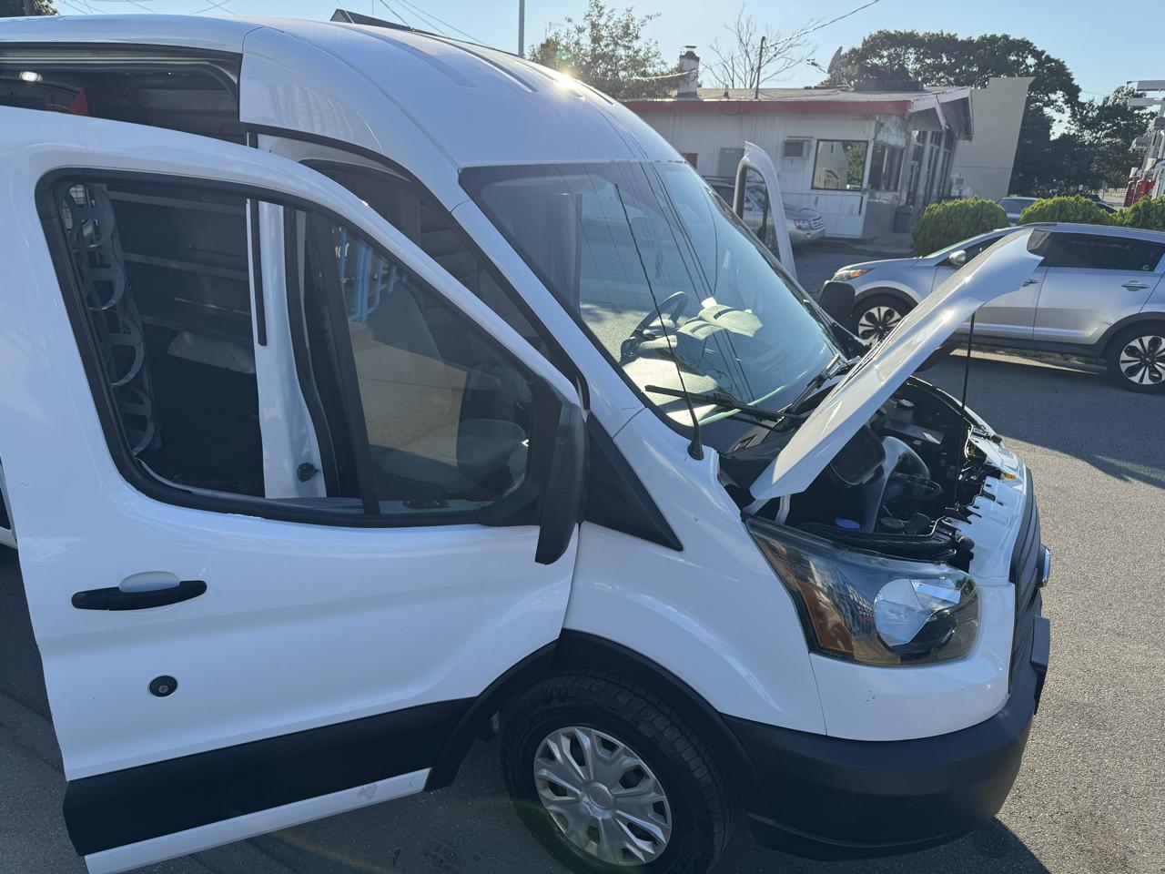 Ford Transit 250 Van Med. Roof w/Sliding Pass. 148-in. WB 2019
