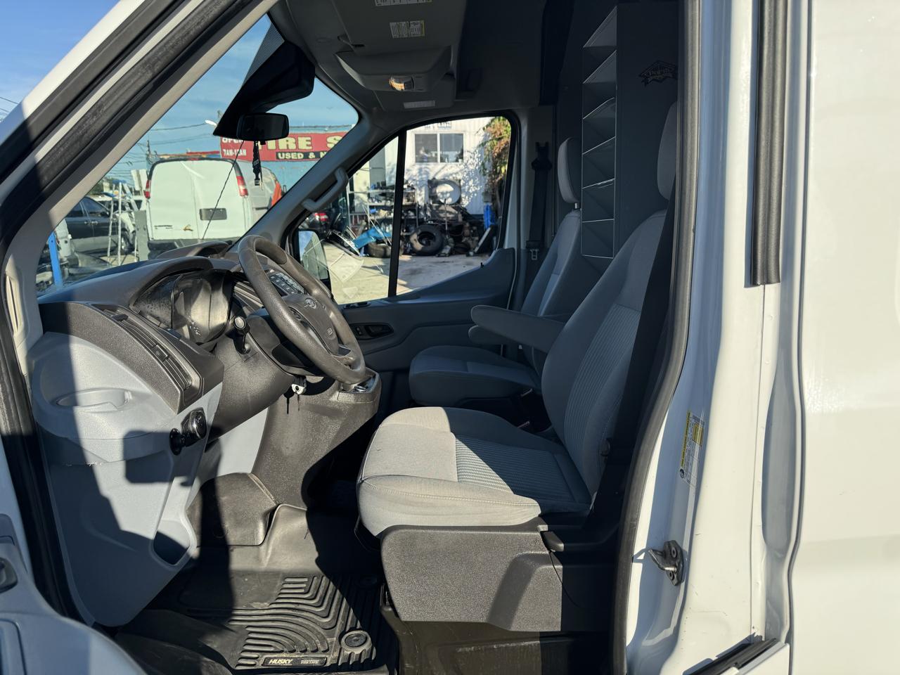 Ford Transit 250 Van Med. Roof w/Sliding Pass. 148-in. WB 2019