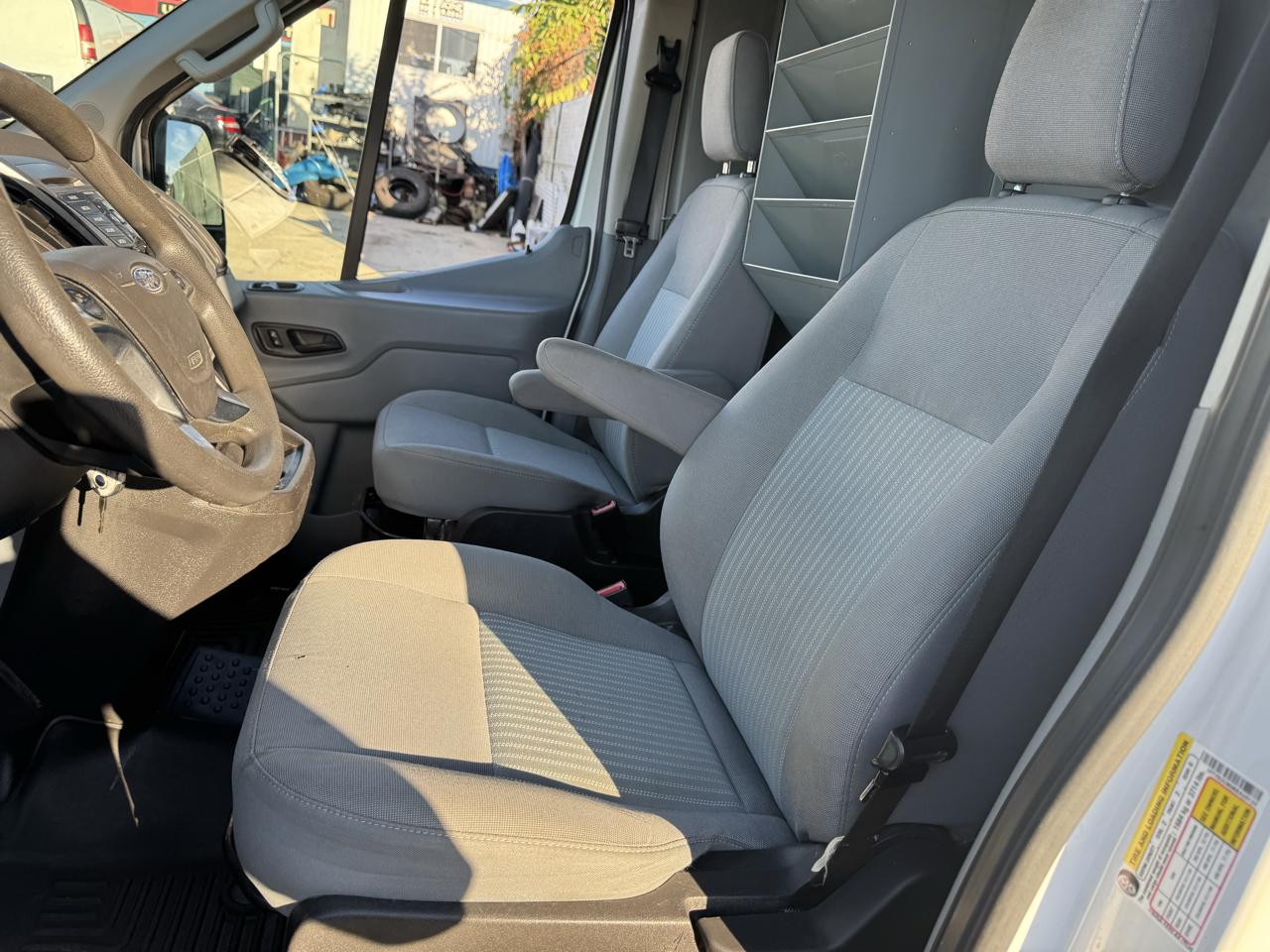 Ford Transit 250 Van Med. Roof w/Sliding Pass. 148-in. WB 2019