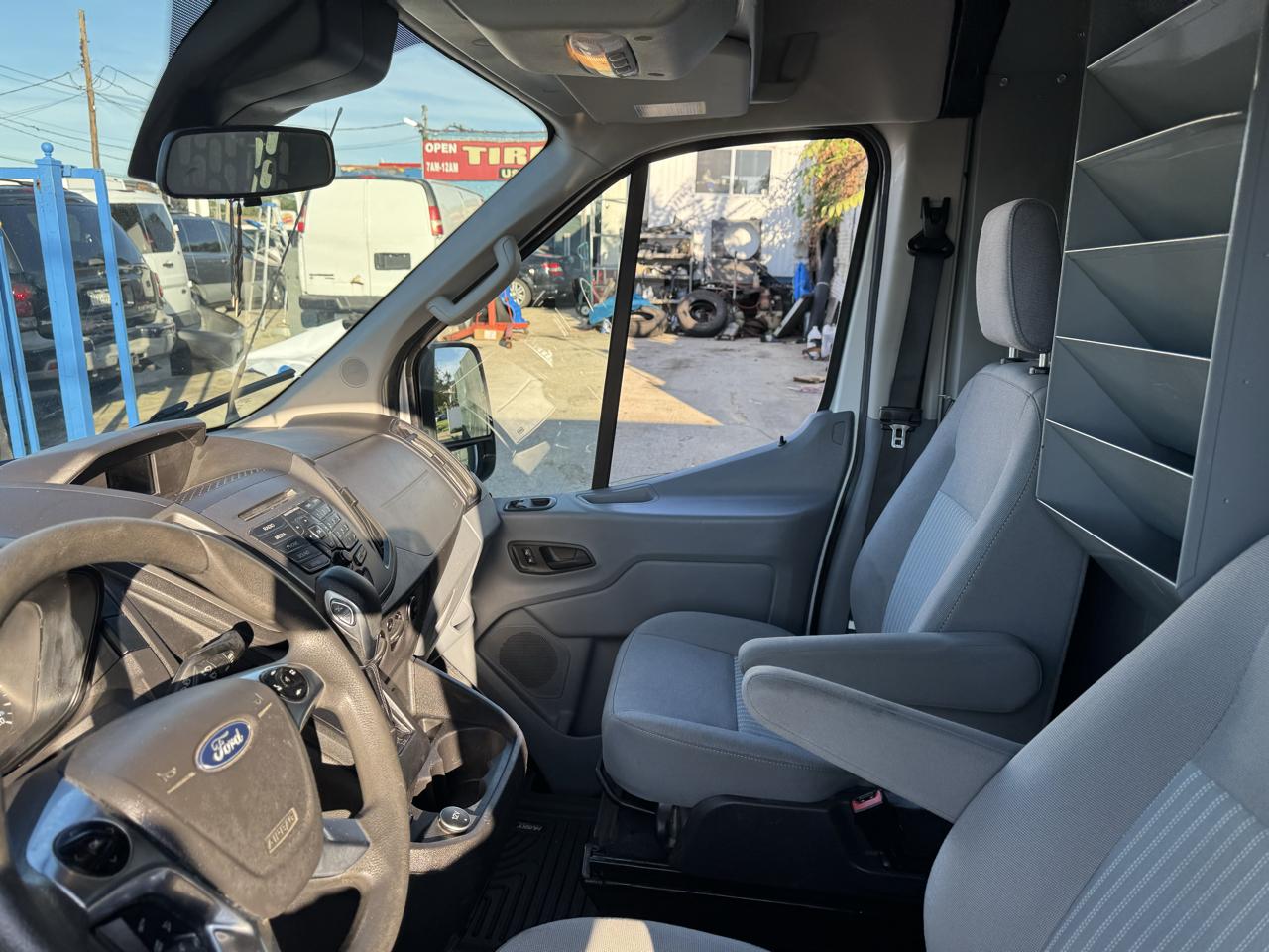 Ford Transit 250 Van Med. Roof w/Sliding Pass. 148-in. WB 2019