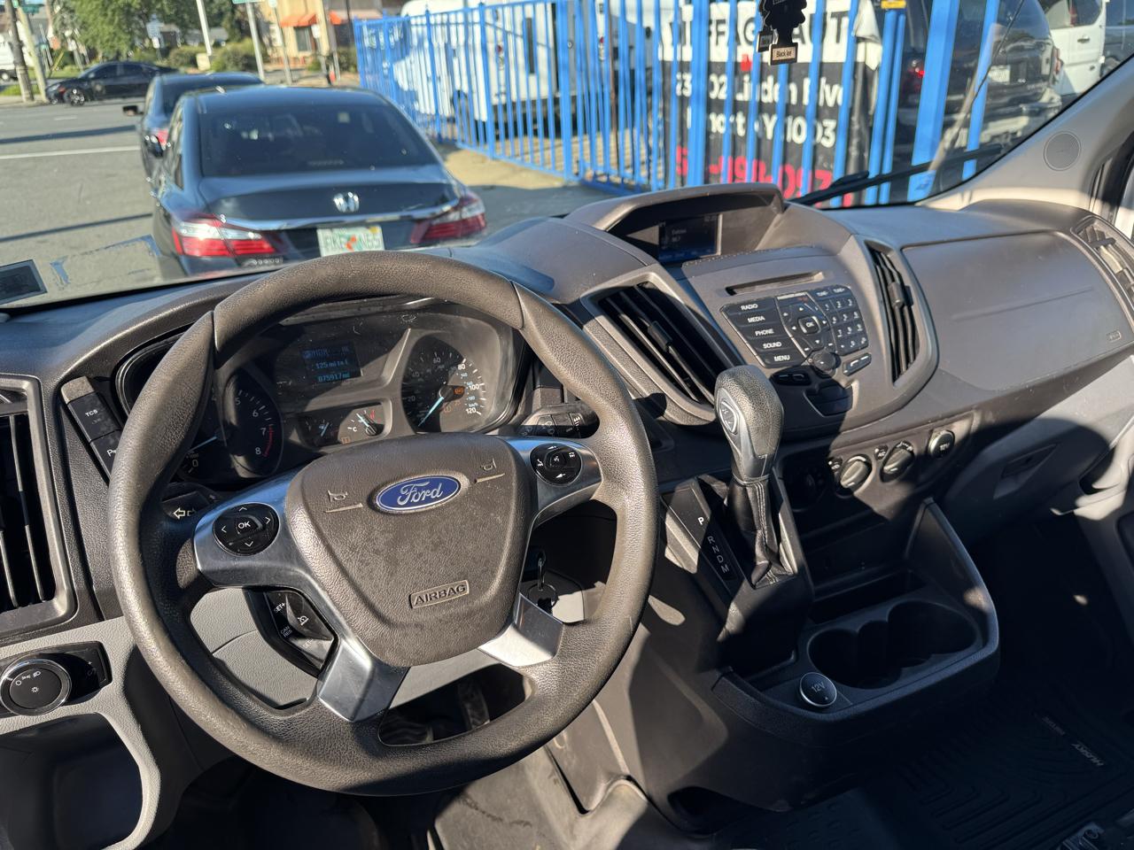 Ford Transit 250 Van Med. Roof w/Sliding Pass. 148-in. WB 2019