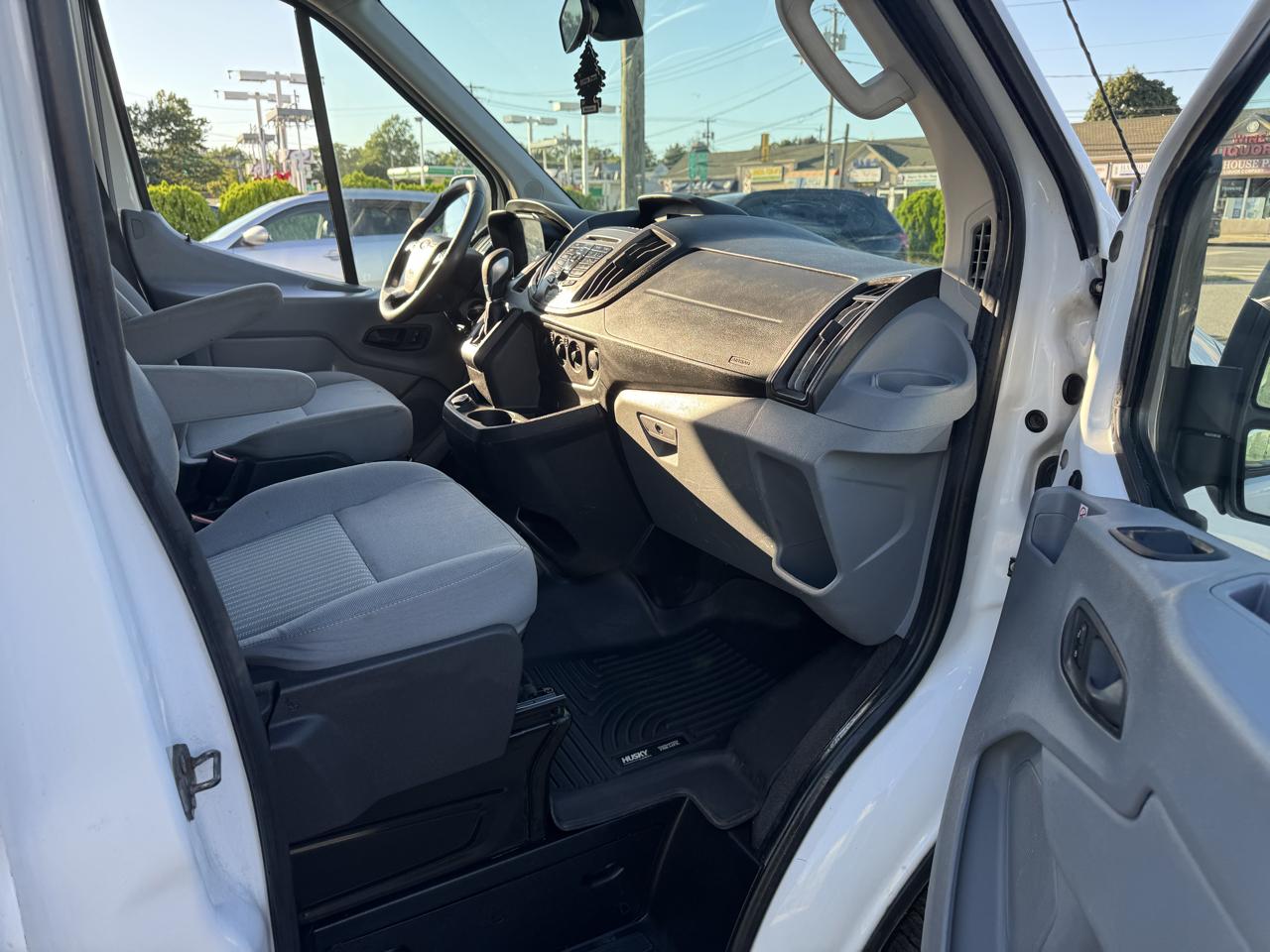 Ford Transit 250 Van Med. Roof w/Sliding Pass. 148-in. WB 2019