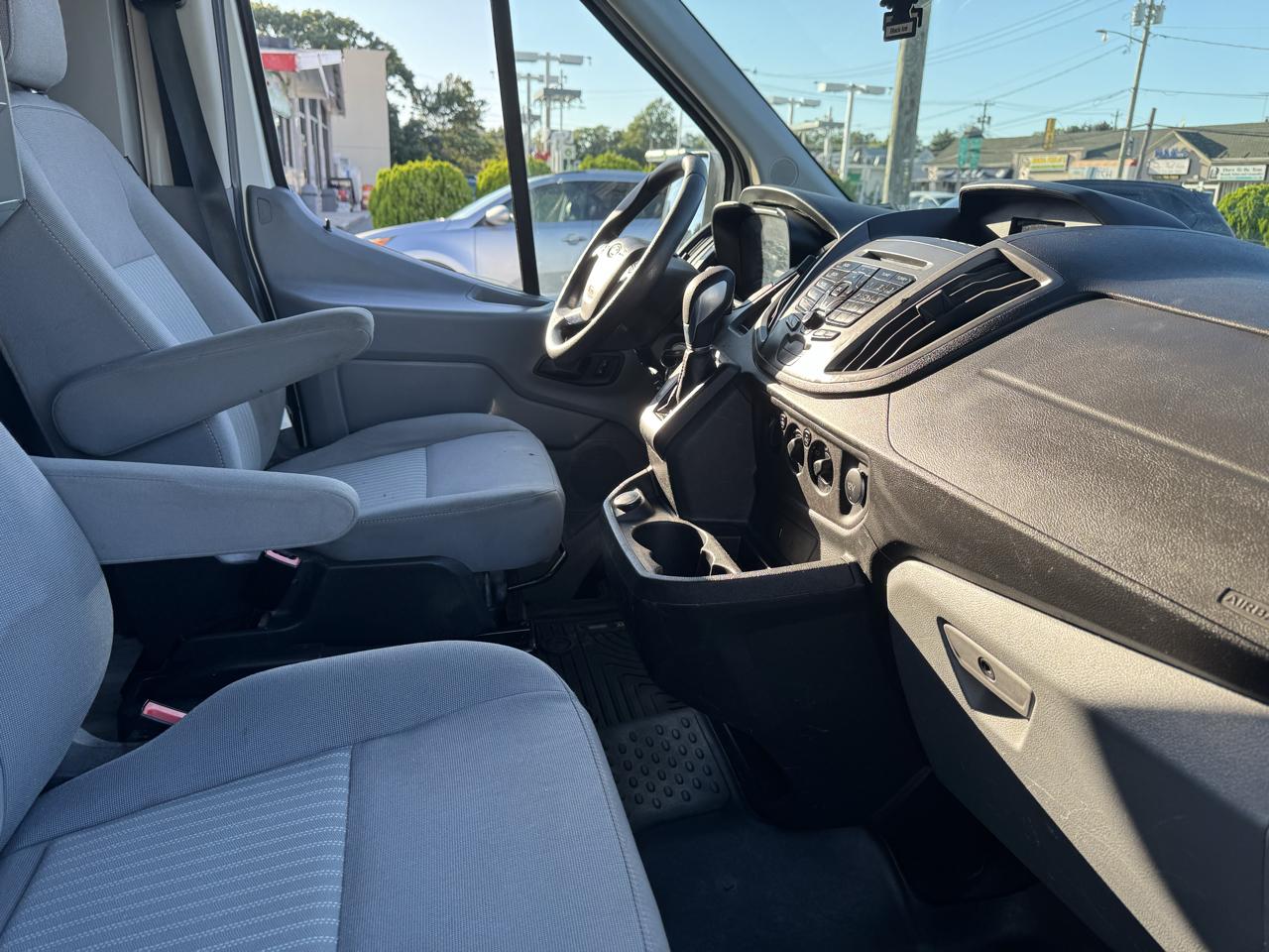 Ford Transit 250 Van Med. Roof w/Sliding Pass. 148-in. WB 2019