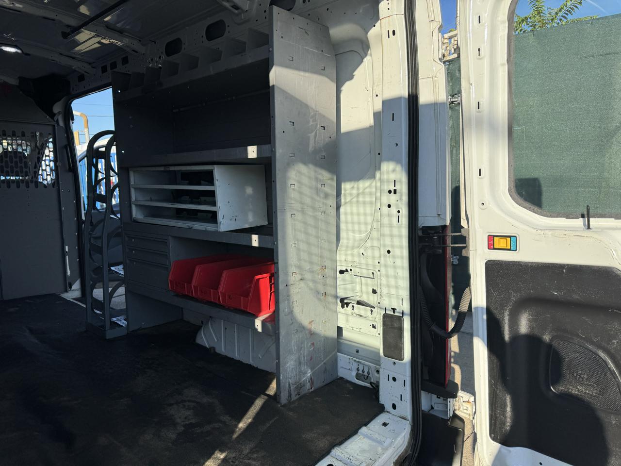 Ford Transit 250 Van Med. Roof w/Sliding Pass. 148-in. WB 2019