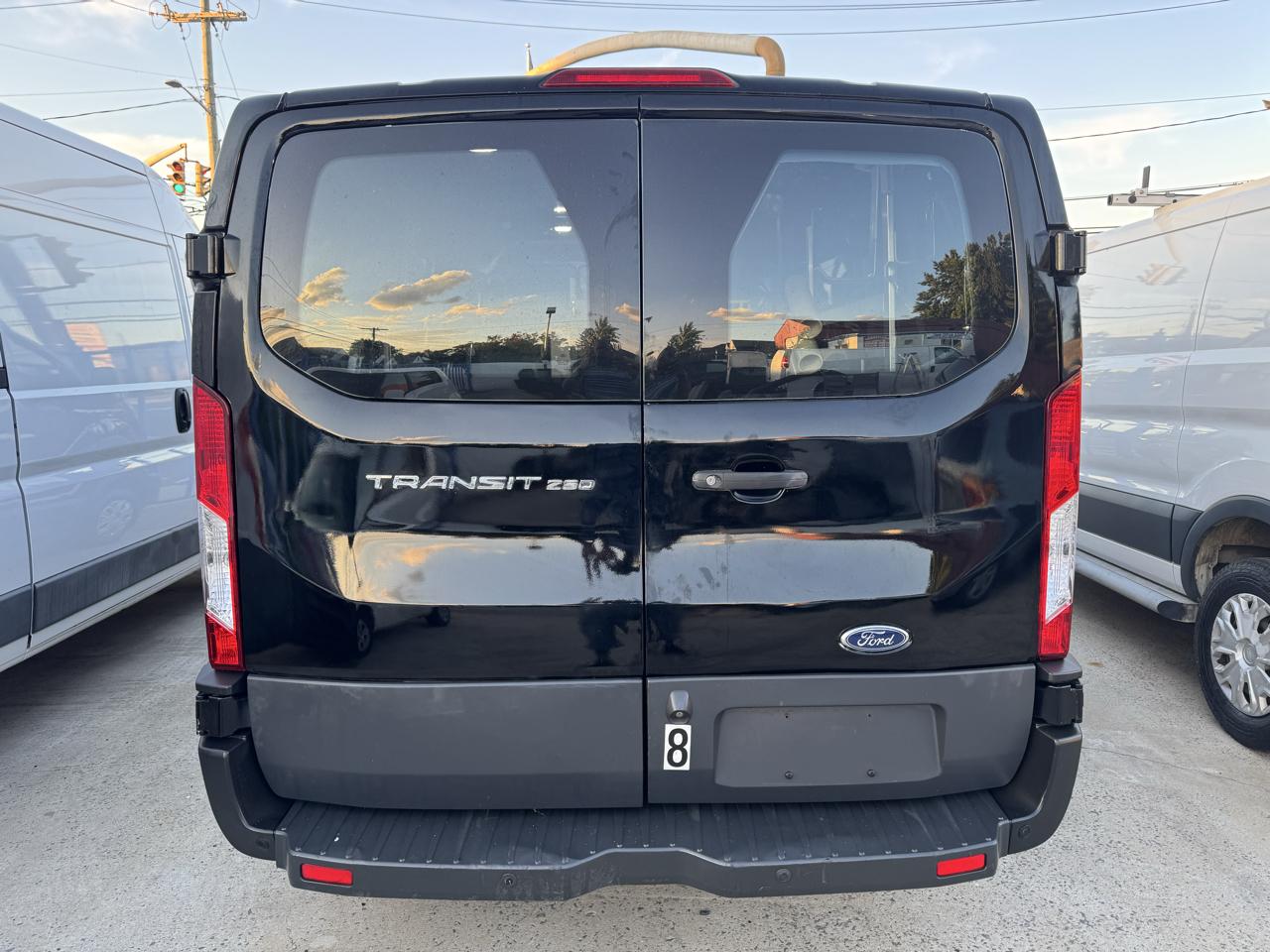 Ford Transit 150 Van Low Roof w/Sliding Pass. 130-in. WB 2019