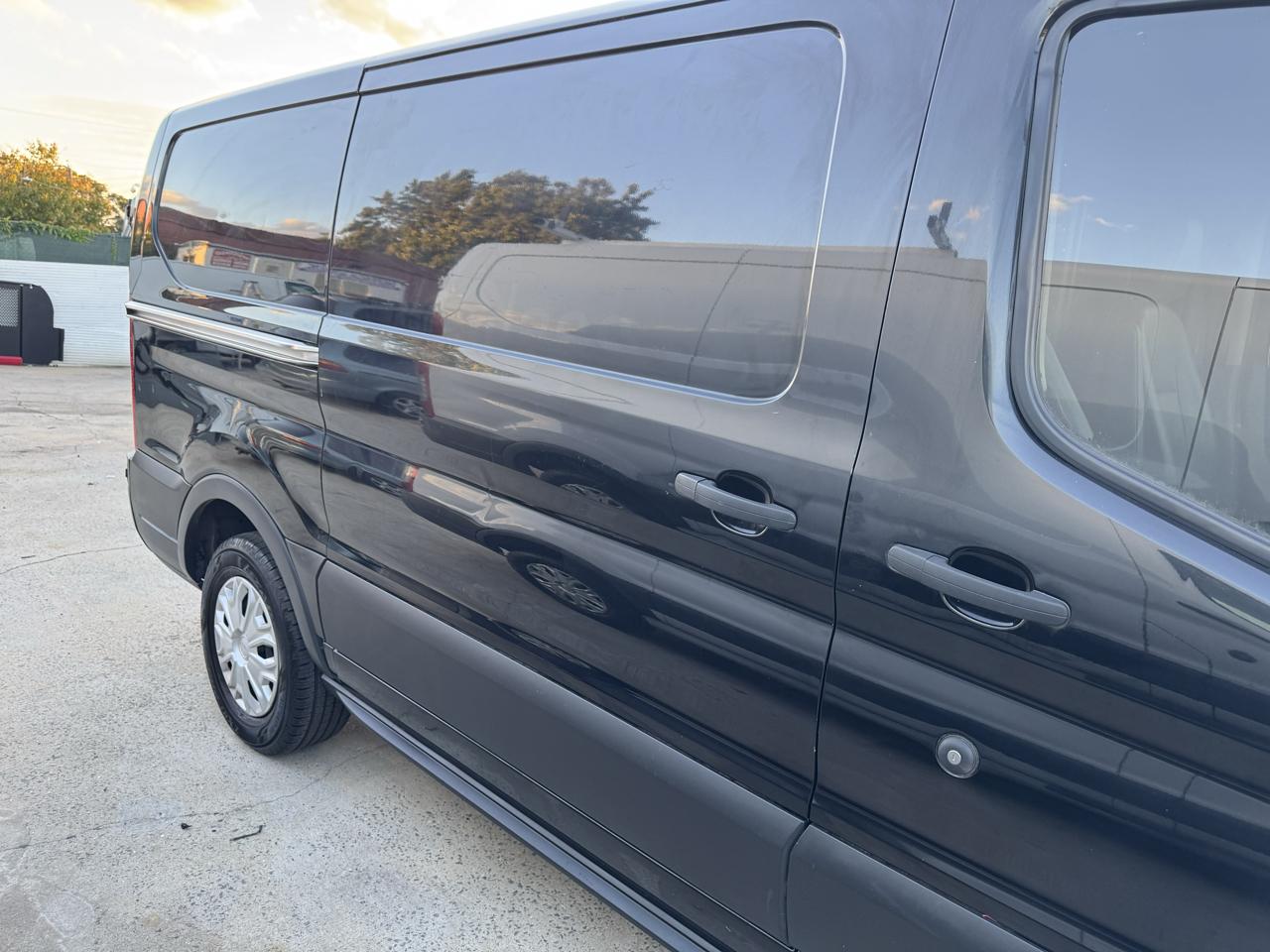 Ford Transit 150 Van Low Roof w/Sliding Pass. 130-in. WB 2019