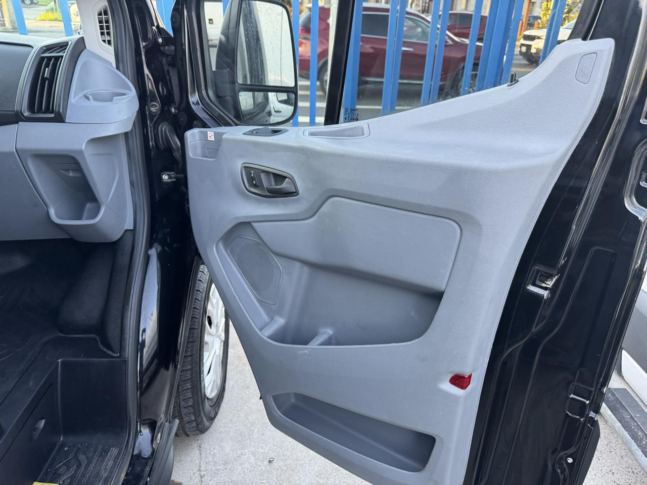 Ford Transit 150 Van Low Roof w/Sliding Pass. 130-in. WB 2019