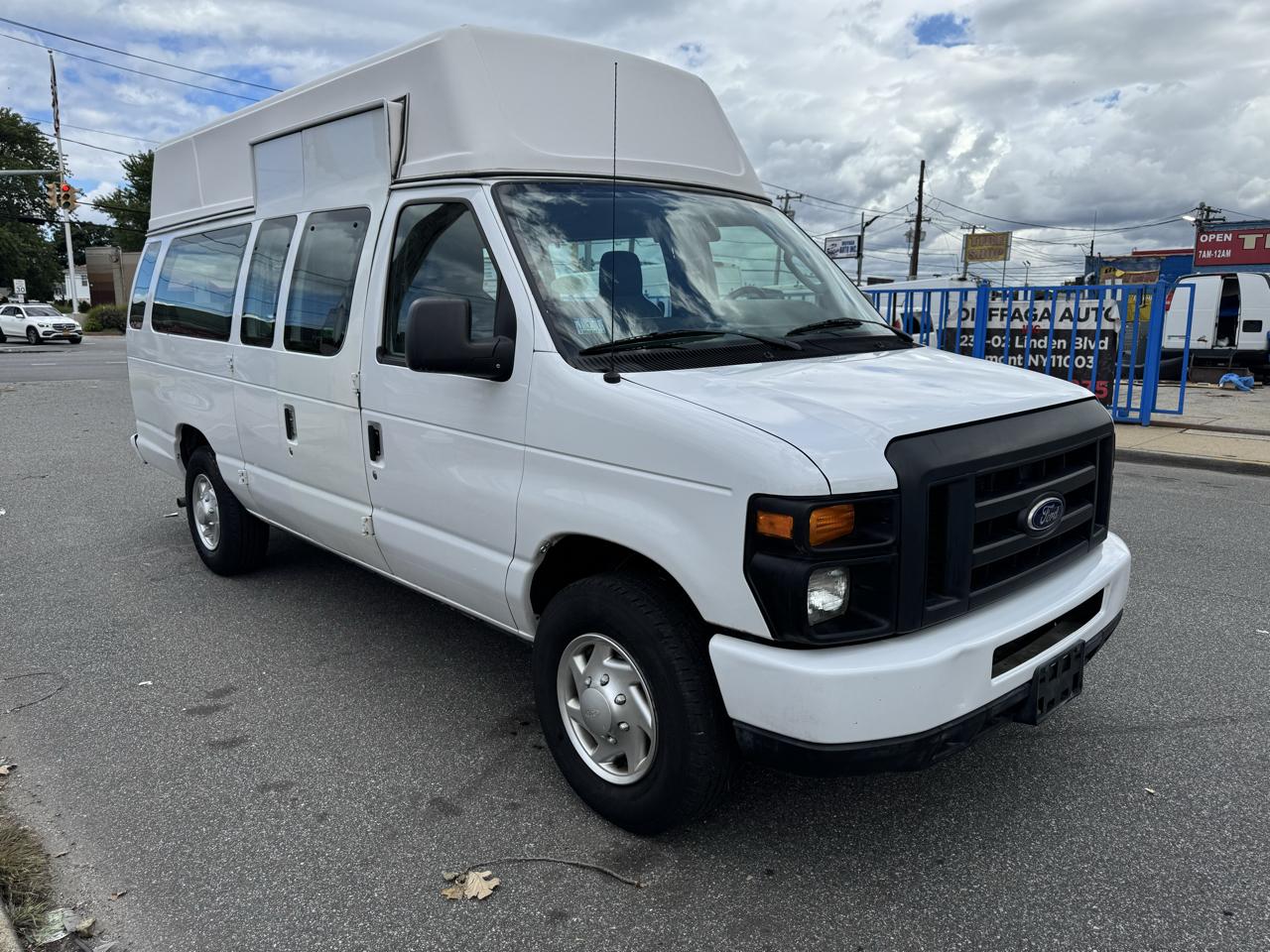 Ford Econoline E-250 Extended 2014