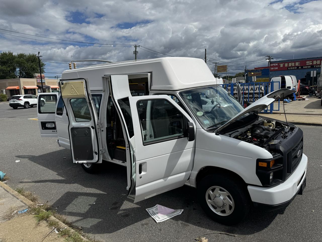 Ford Econoline E-250 Extended 2014