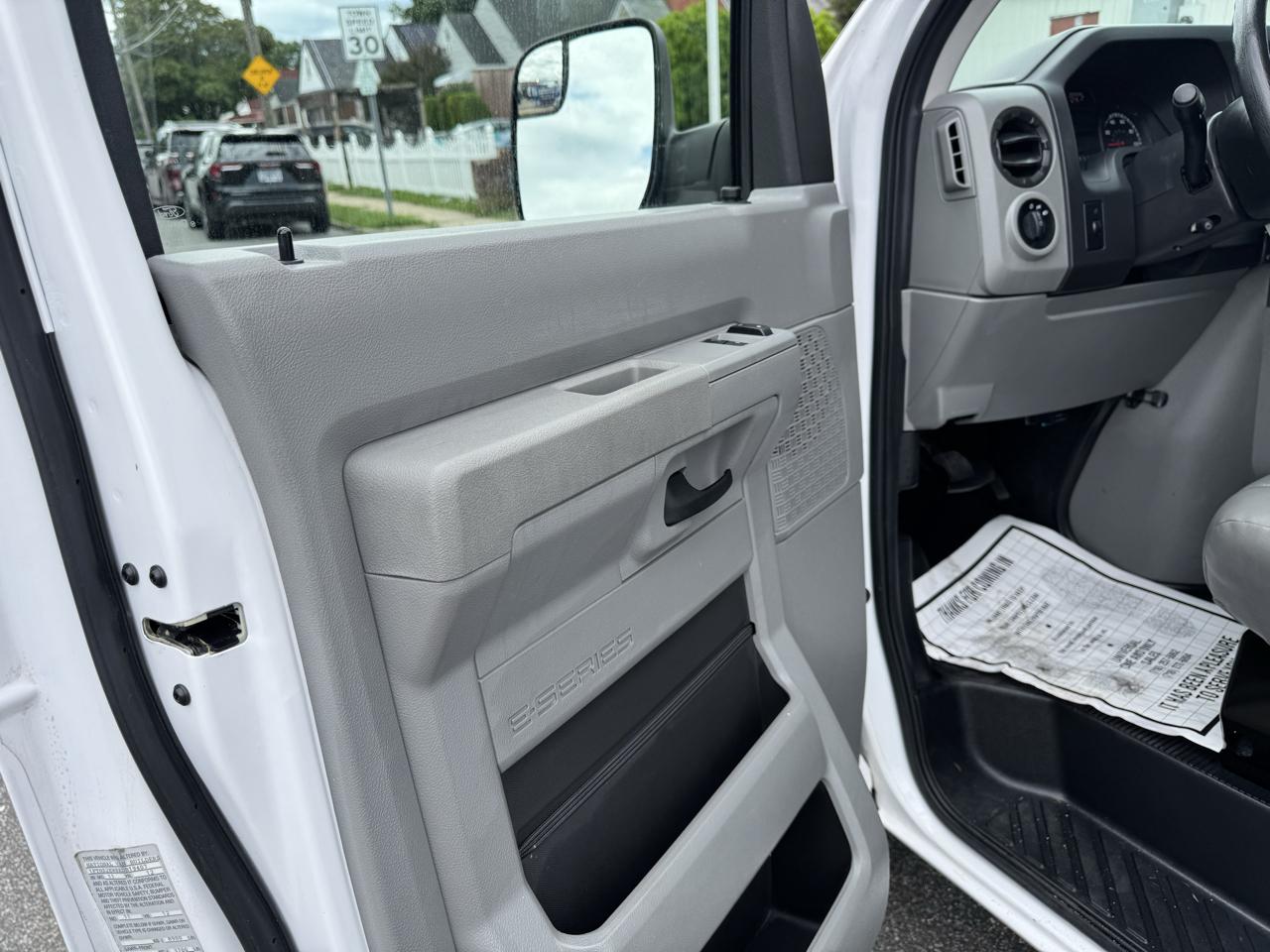 Ford Econoline E-250 Extended 2014