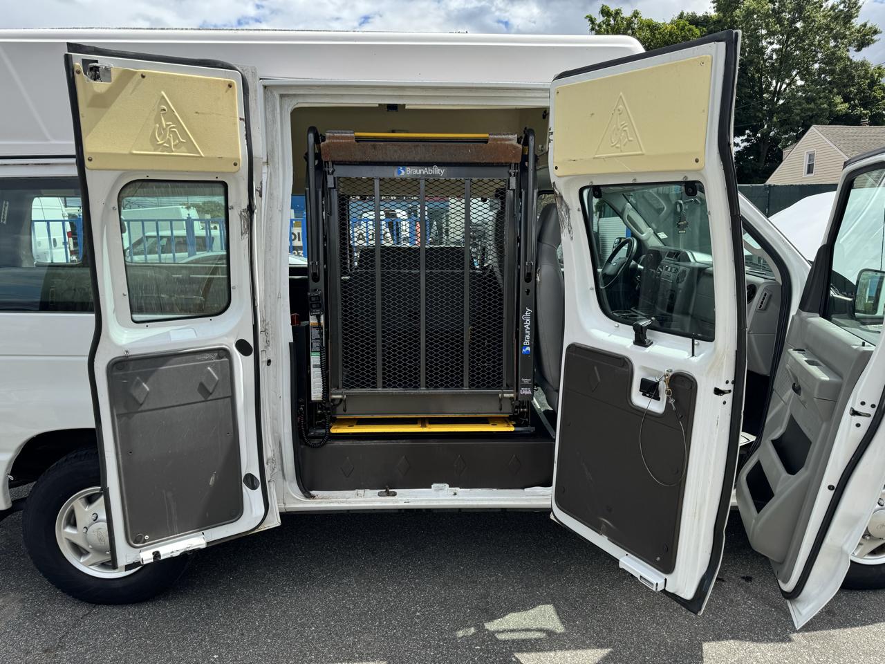 Ford Econoline E-250 Extended 2014