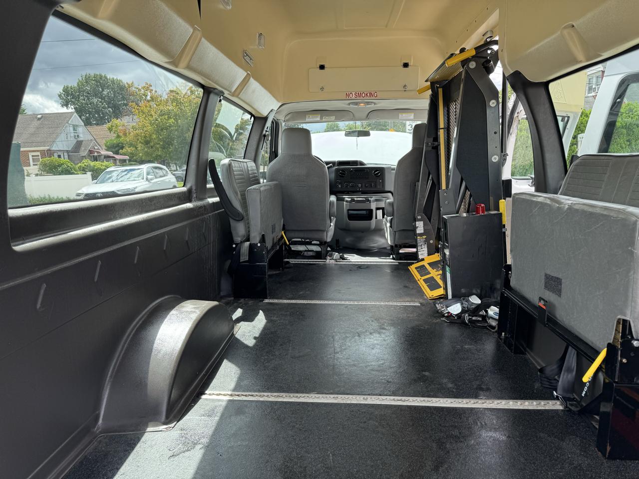 Ford Econoline E-250 Extended 2014