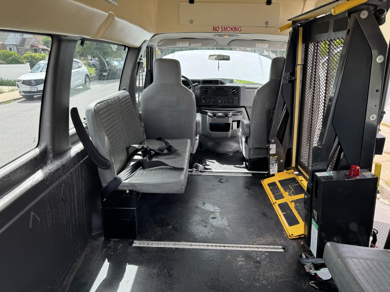 Ford Econoline E-250 Extended 2014