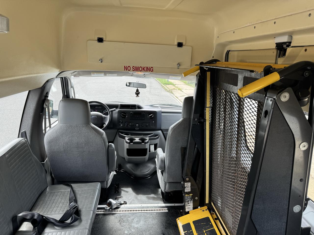 Ford Econoline E-250 Extended 2014