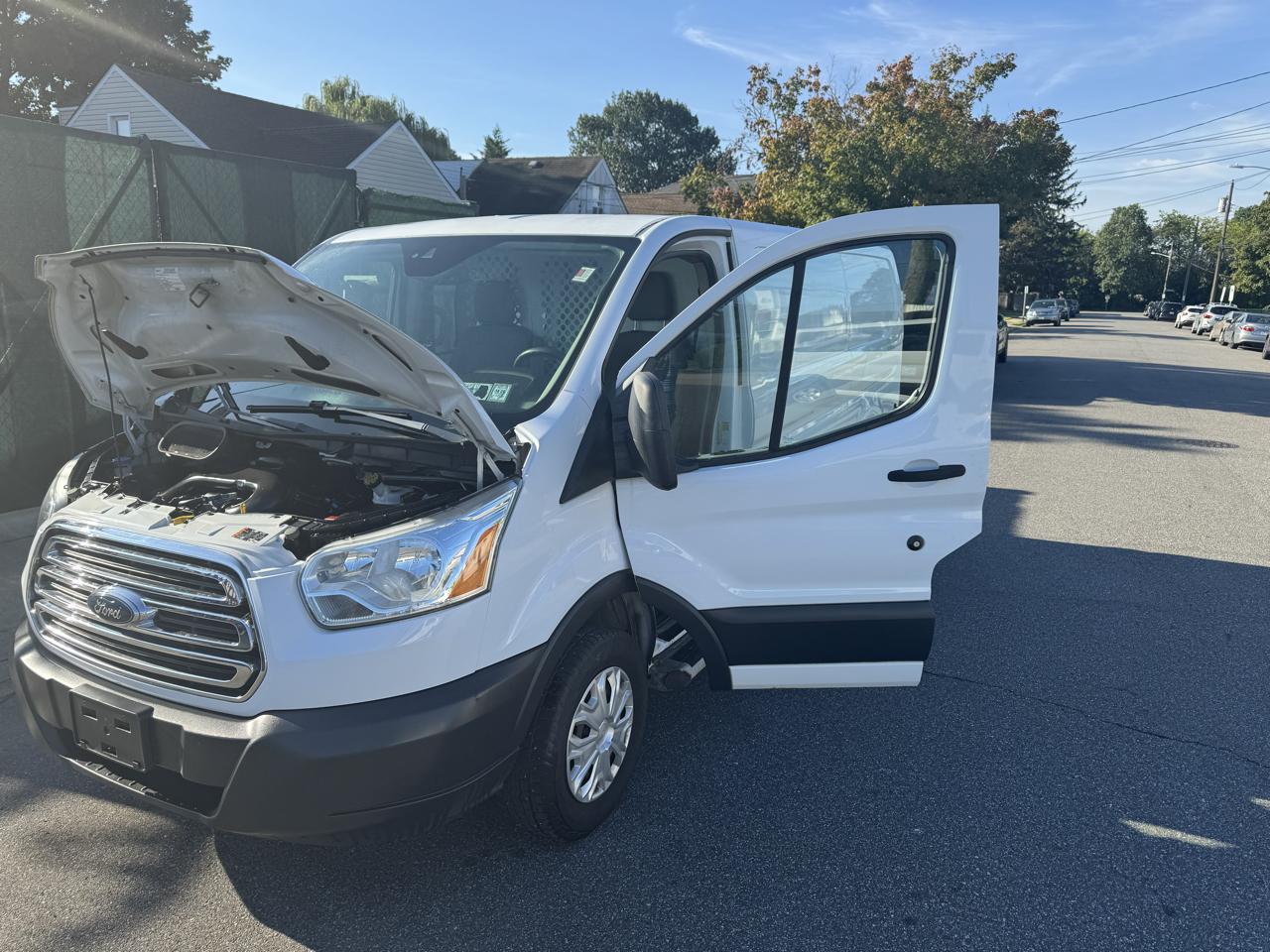 Ford Transit 250 Van Low Roof 60/40 Pass.130-in. WB 2016
