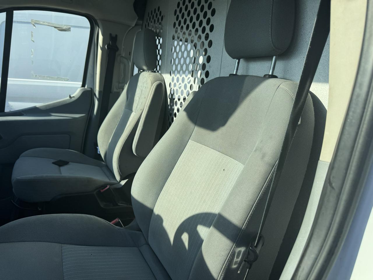Ford Transit 250 Van Low Roof 60/40 Pass.130-in. WB 2016