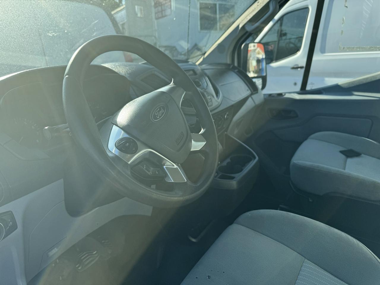 Ford Transit 250 Van Low Roof 60/40 Pass.130-in. WB 2016