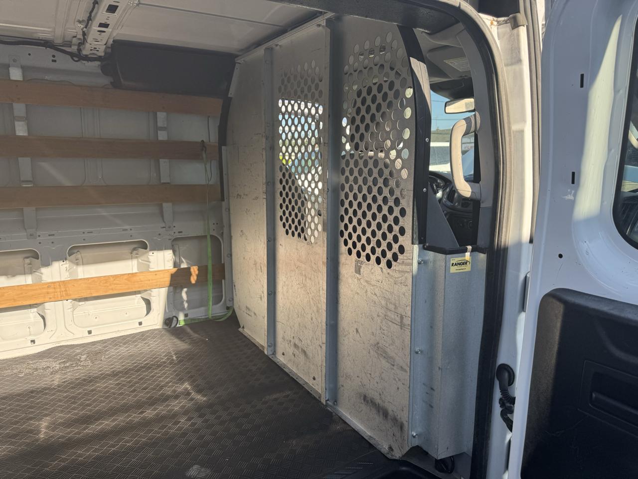 Ford Transit 250 Van Low Roof 60/40 Pass.130-in. WB 2016