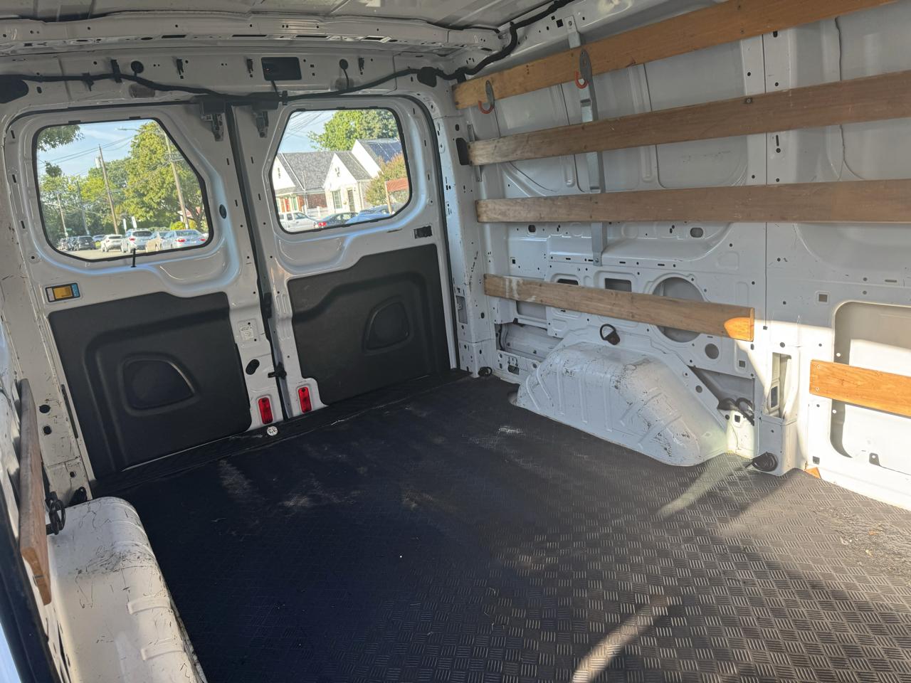 Ford Transit 250 Van Low Roof 60/40 Pass.130-in. WB 2016