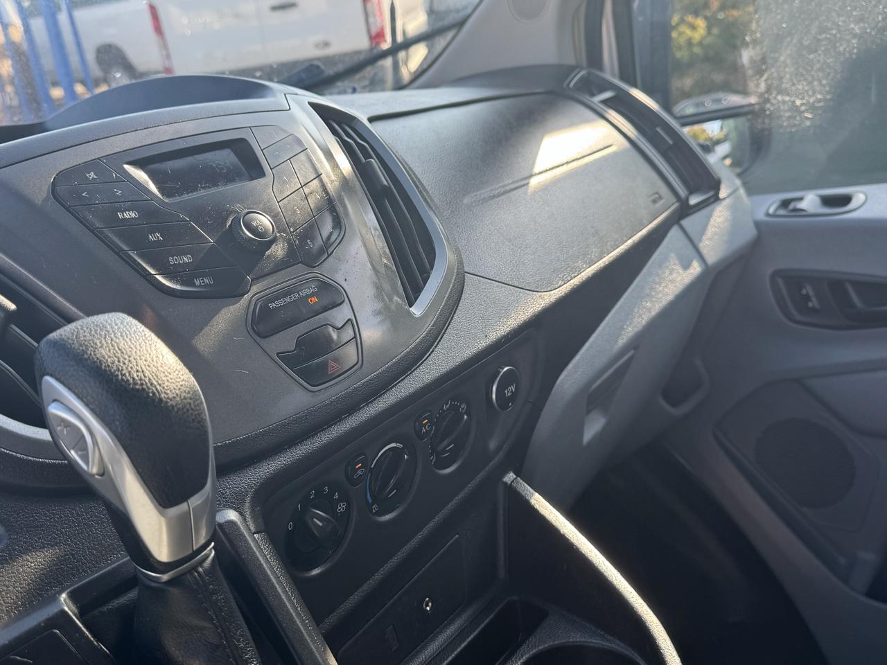 Ford Transit 250 Van Low Roof 60/40 Pass.130-in. WB 2016