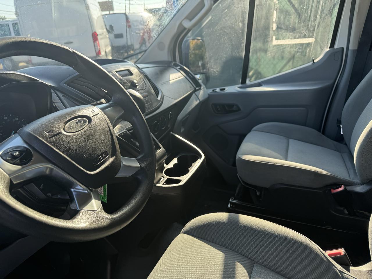 Ford Transit 250 Van Low Roof 60/40 Pass.130-in. WB 2016