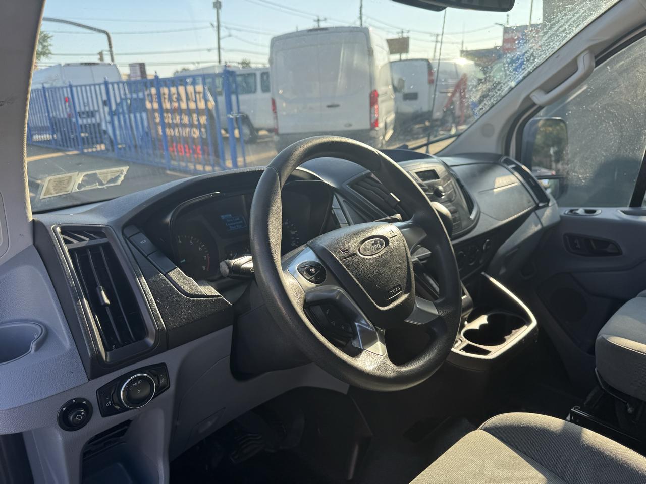 Ford Transit 250 Van Low Roof 60/40 Pass.130-in. WB 2016