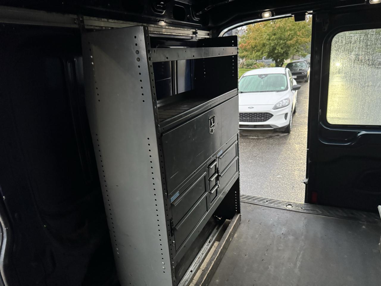 Ford Transit 250 Van Med. Roof w/Sliding Pass. 148-in. WB 2016