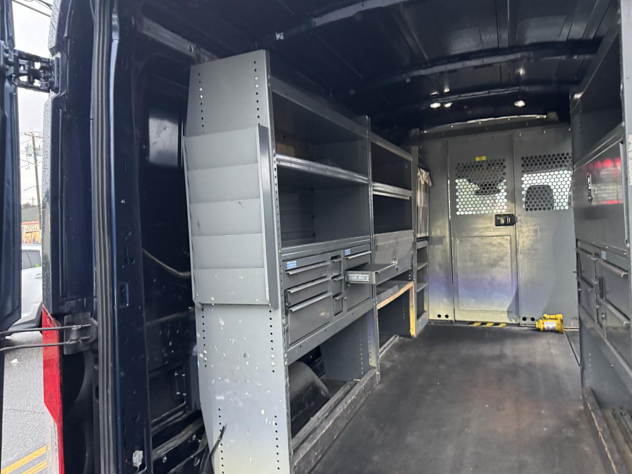 Ford Transit 250 Van Med. Roof w/Sliding Pass. 148-in. WB 2016