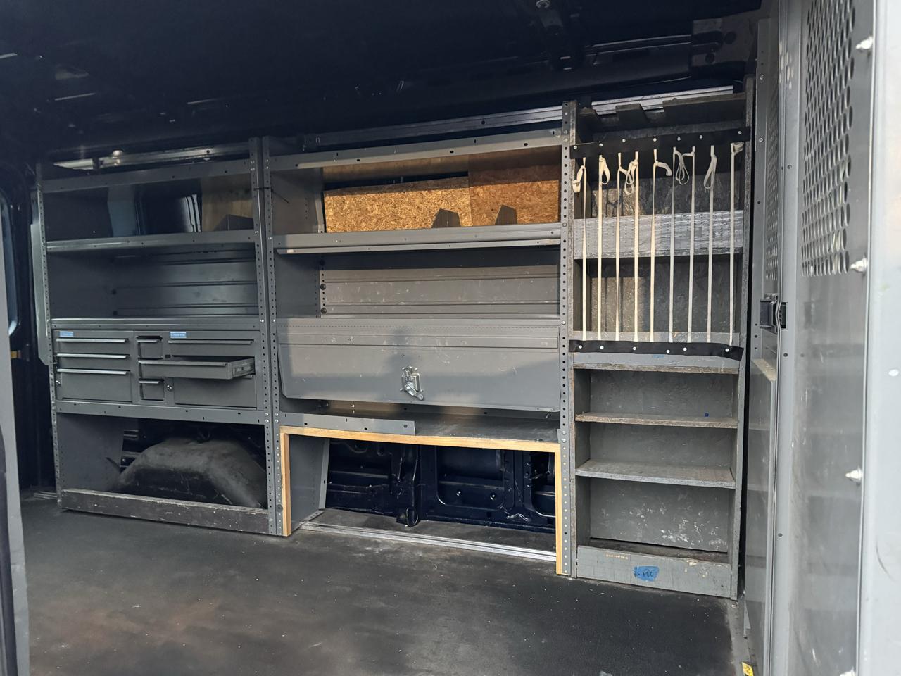 Ford Transit 250 Van Med. Roof w/Sliding Pass. 148-in. WB 2016