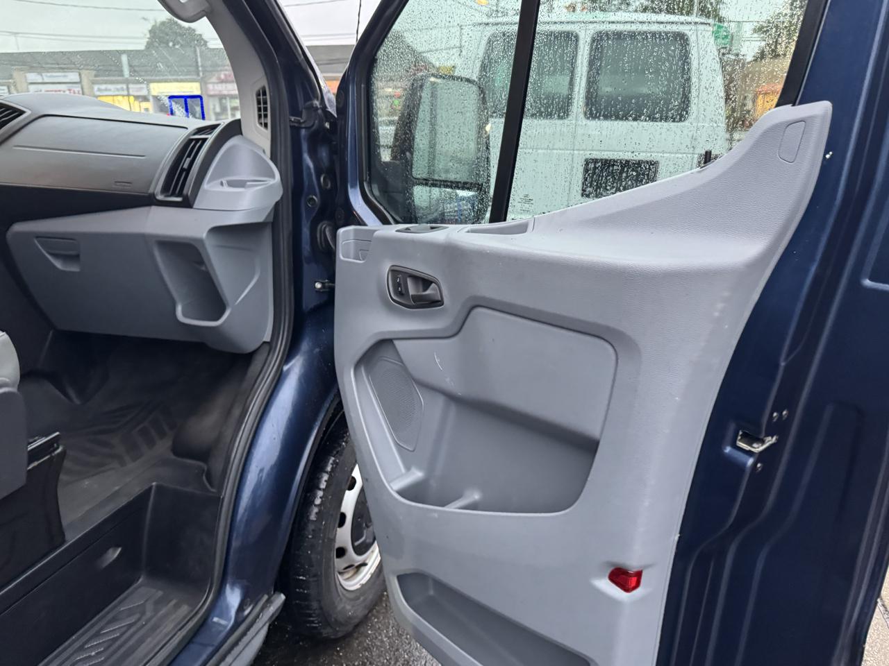 Ford Transit 250 Van Med. Roof w/Sliding Pass. 148-in. WB 2016
