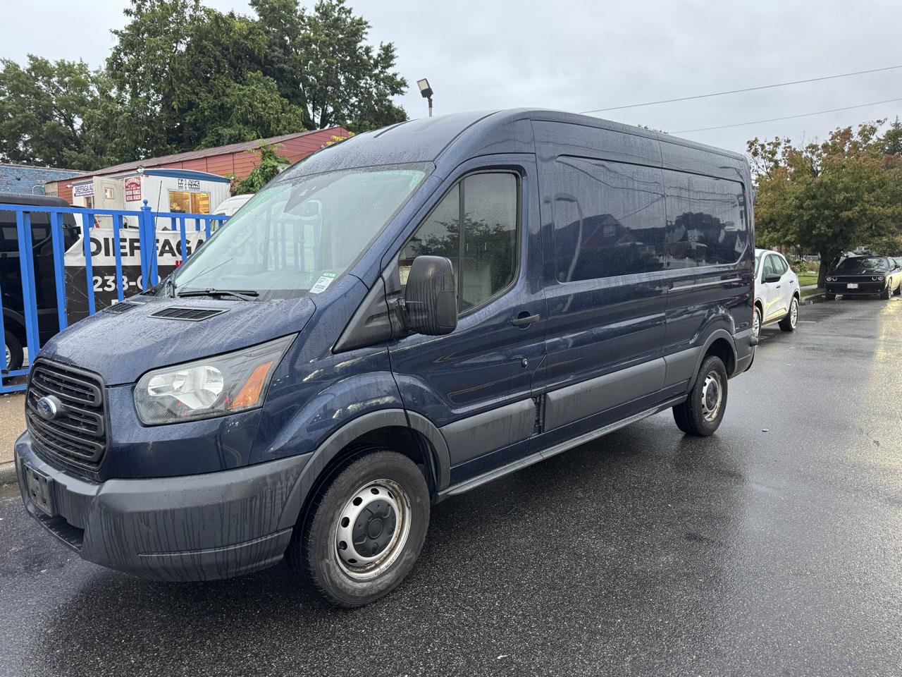Ford Transit 250 Van Med. Roof w/Sliding Pass. 148-in. WB 2016