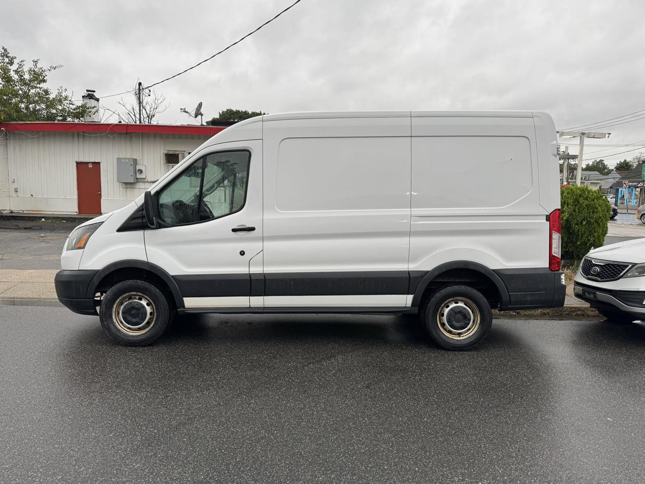 Ford Transit 250 Van Med. Roof w/Sliding Pass. 130-in. WB 2016