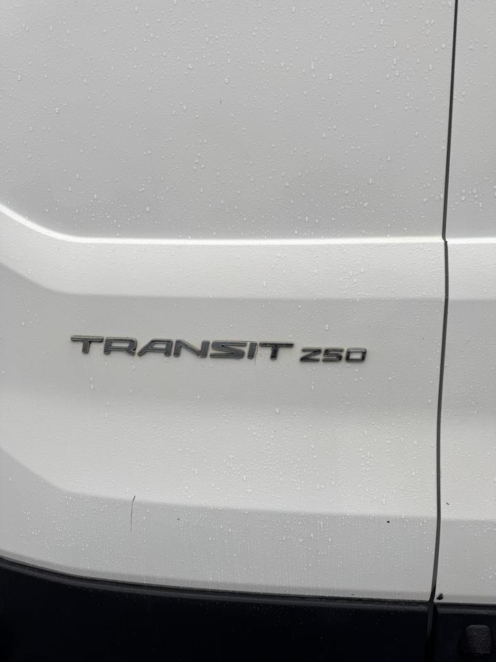 Ford Transit 250 Van Med. Roof w/Sliding Pass. 130-in. WB 2016