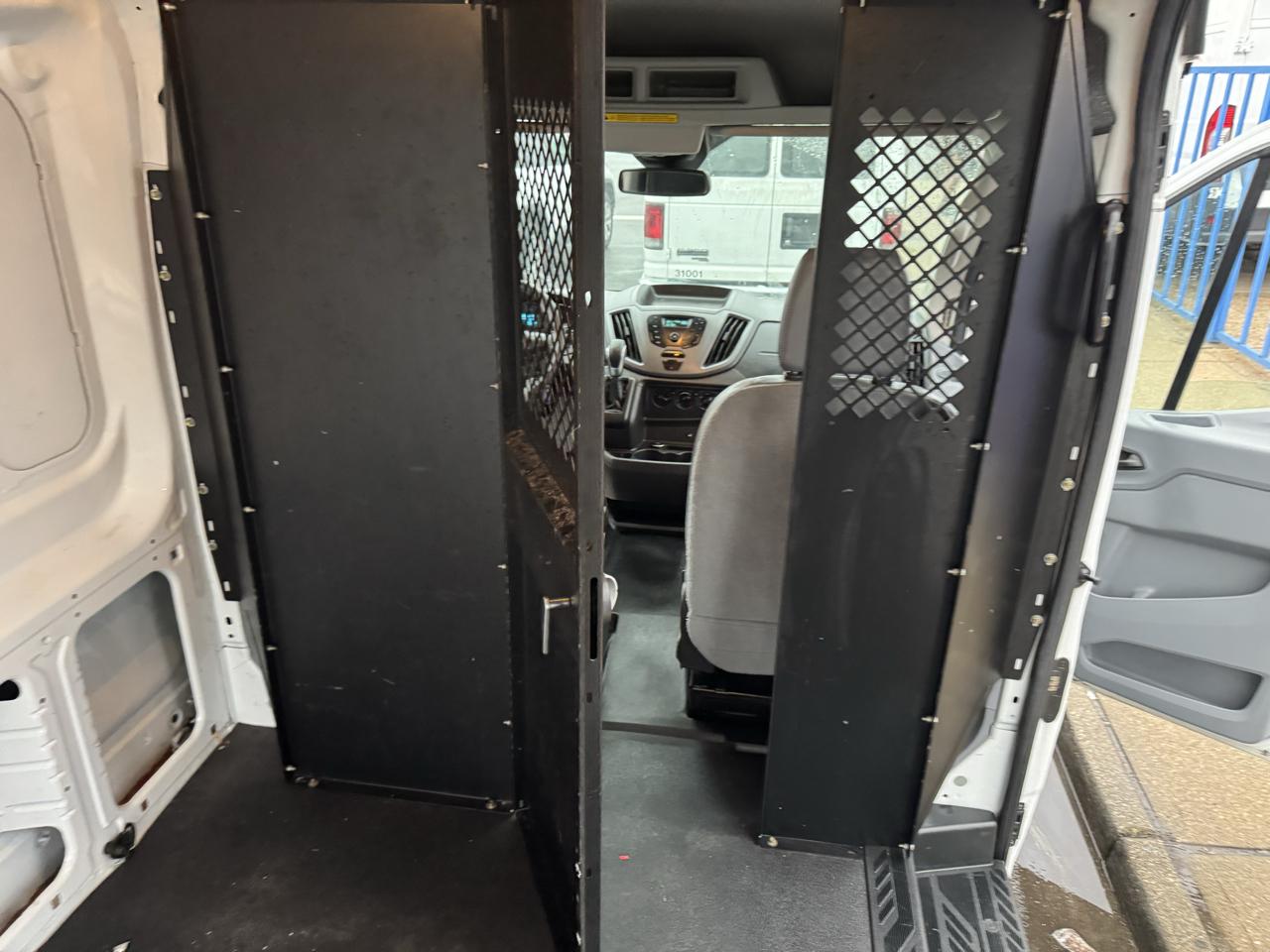 Ford Transit 250 Van Med. Roof w/Sliding Pass. 130-in. WB 2016