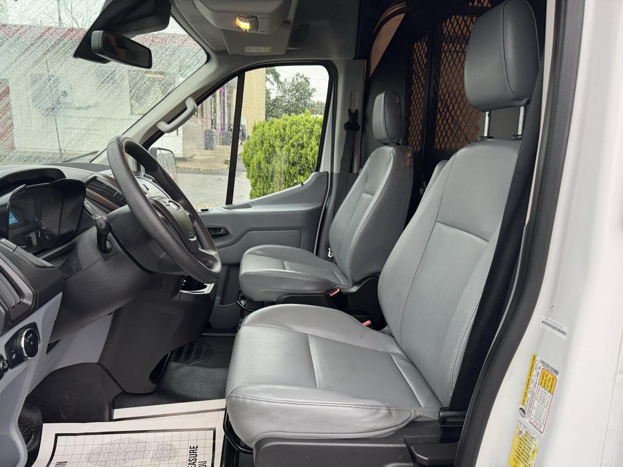 Ford Transit 250 Van Med. Roof w/Sliding Pass. 130-in. WB 2016