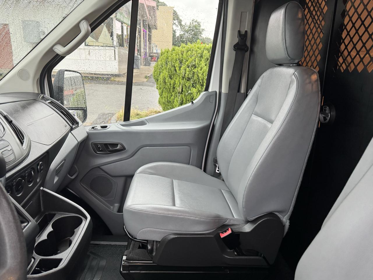 Ford Transit 250 Van Med. Roof w/Sliding Pass. 130-in. WB 2016