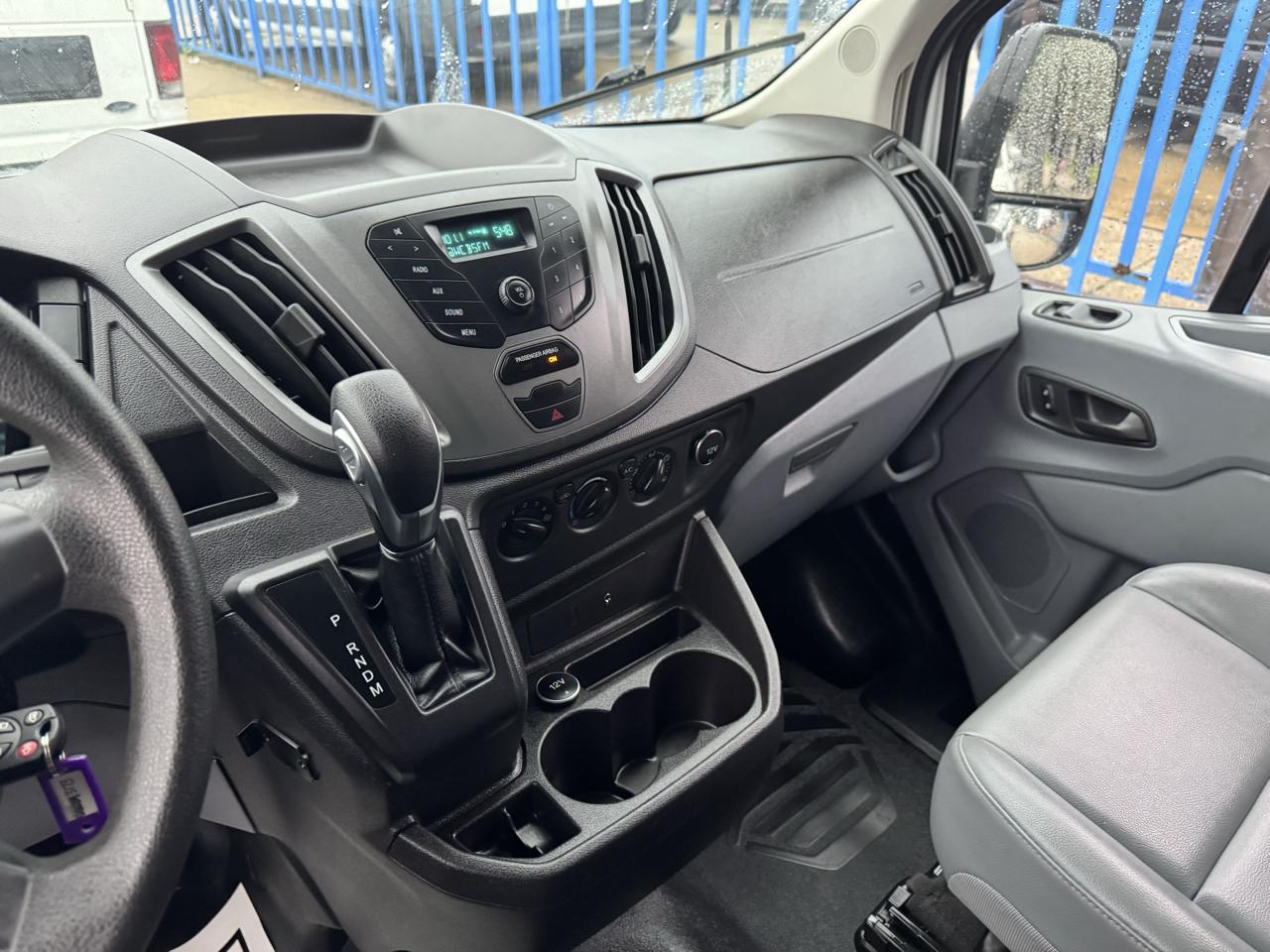 Ford Transit 250 Van Med. Roof w/Sliding Pass. 130-in. WB 2016