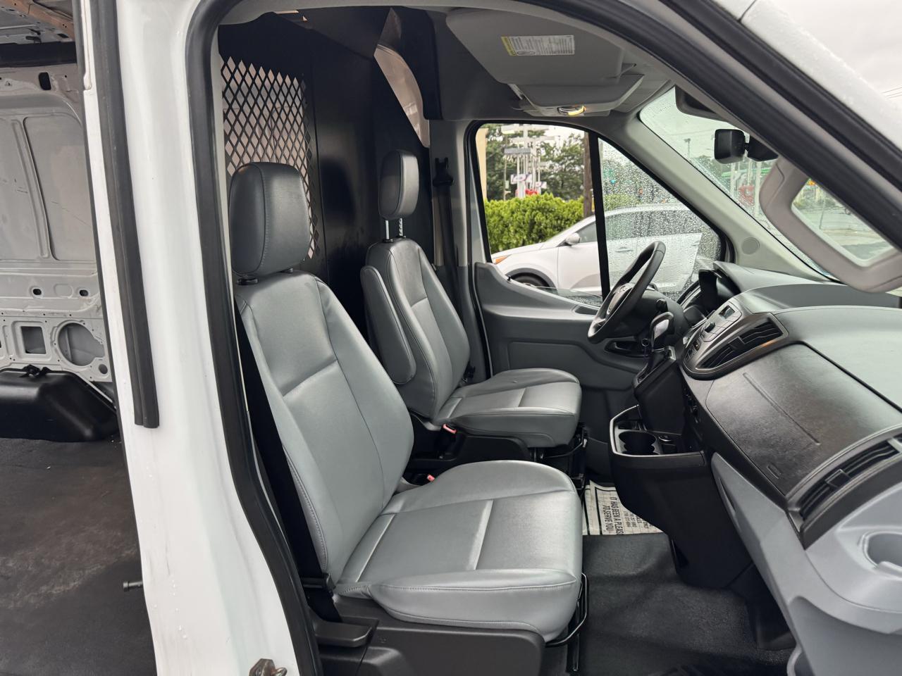 Ford Transit 250 Van Med. Roof w/Sliding Pass. 130-in. WB 2016