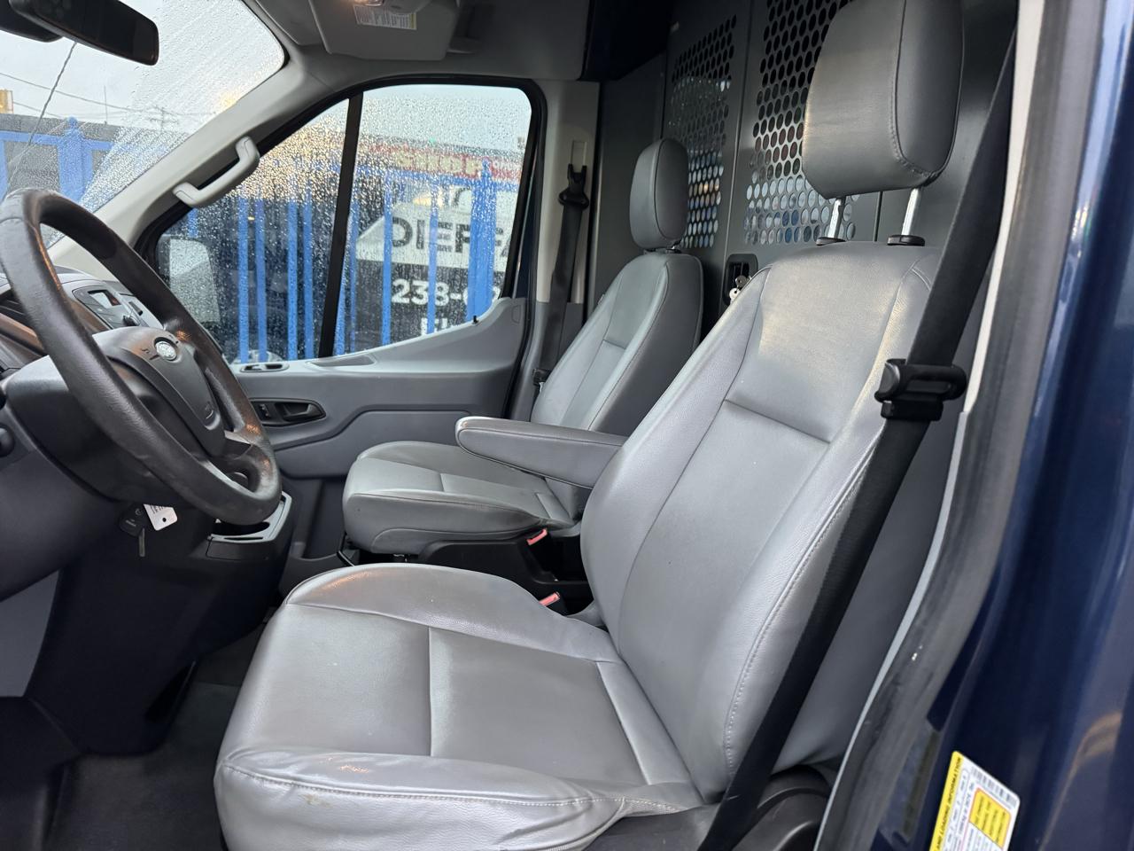 Ford Transit 250 Van Med. Roof w/Sliding Pass. 130-in. WB 2016