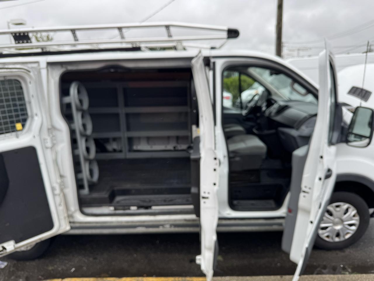 Ford Transit 250 Van Low Roof 60/40 Pass.130-in. WB 2016