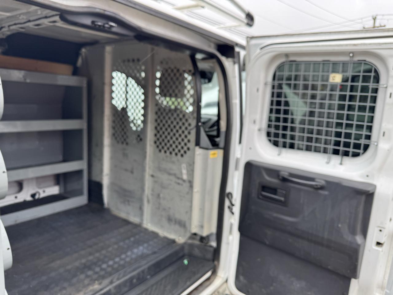 Ford Transit 250 Van Low Roof 60/40 Pass.130-in. WB 2016