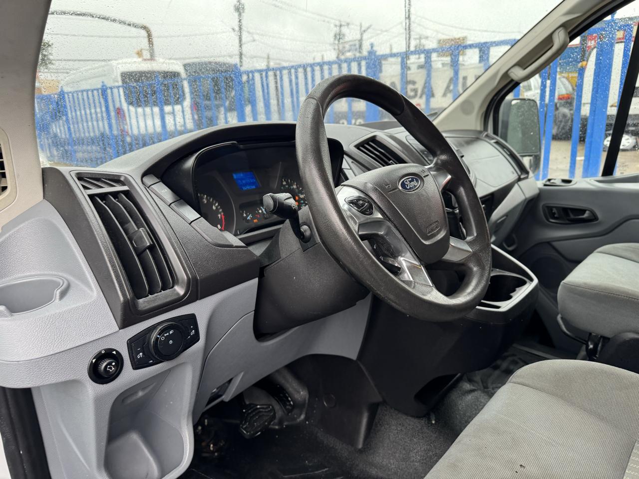 Ford Transit 250 Van Low Roof 60/40 Pass.130-in. WB 2016