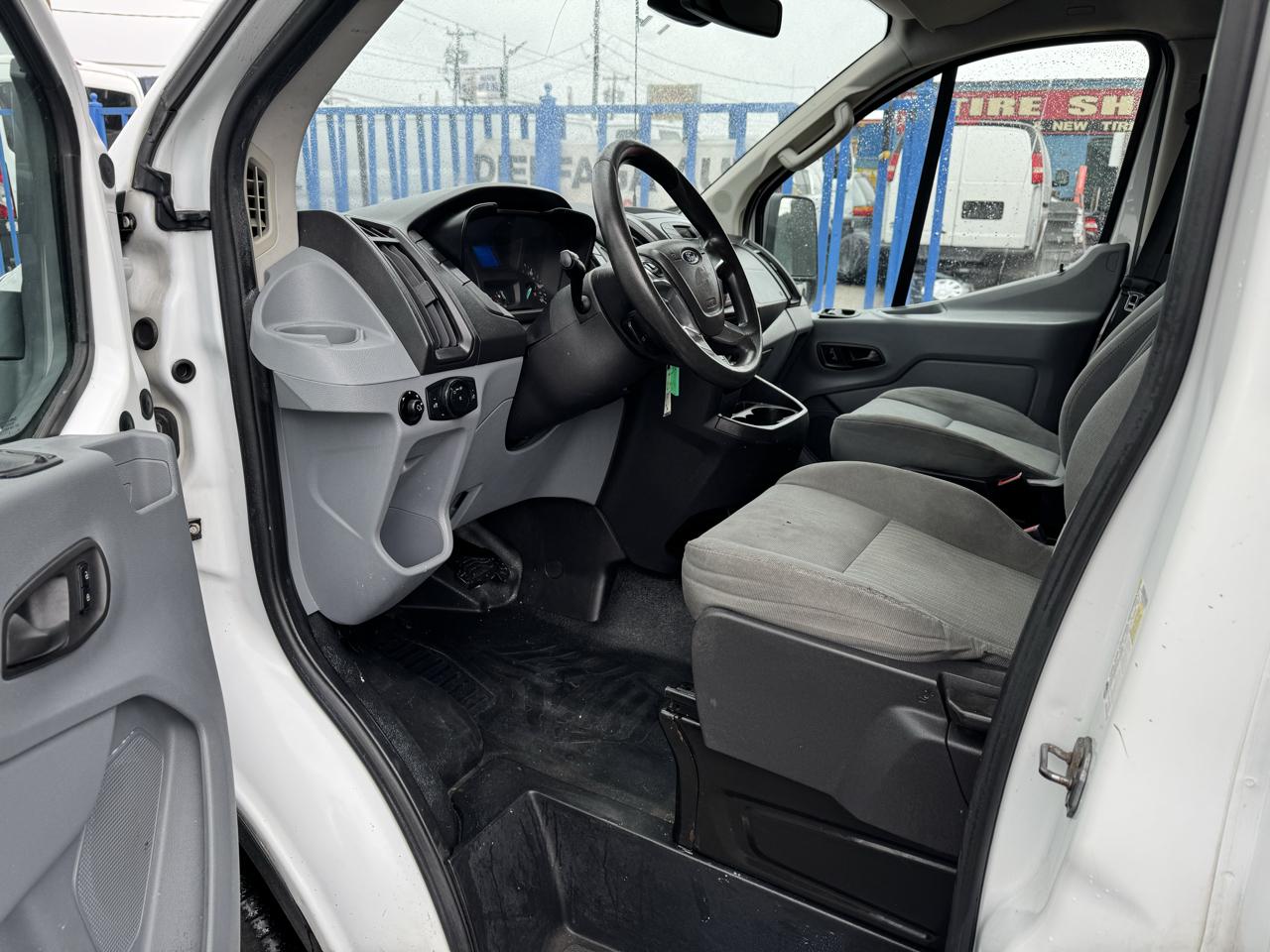 Ford Transit 250 Van Low Roof 60/40 Pass.130-in. WB 2016