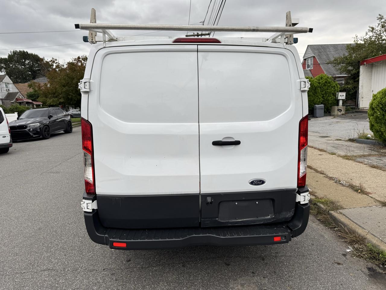 Ford Transit 250 Van Low Roof w/Sliding Pass. 130-in. WB 2018