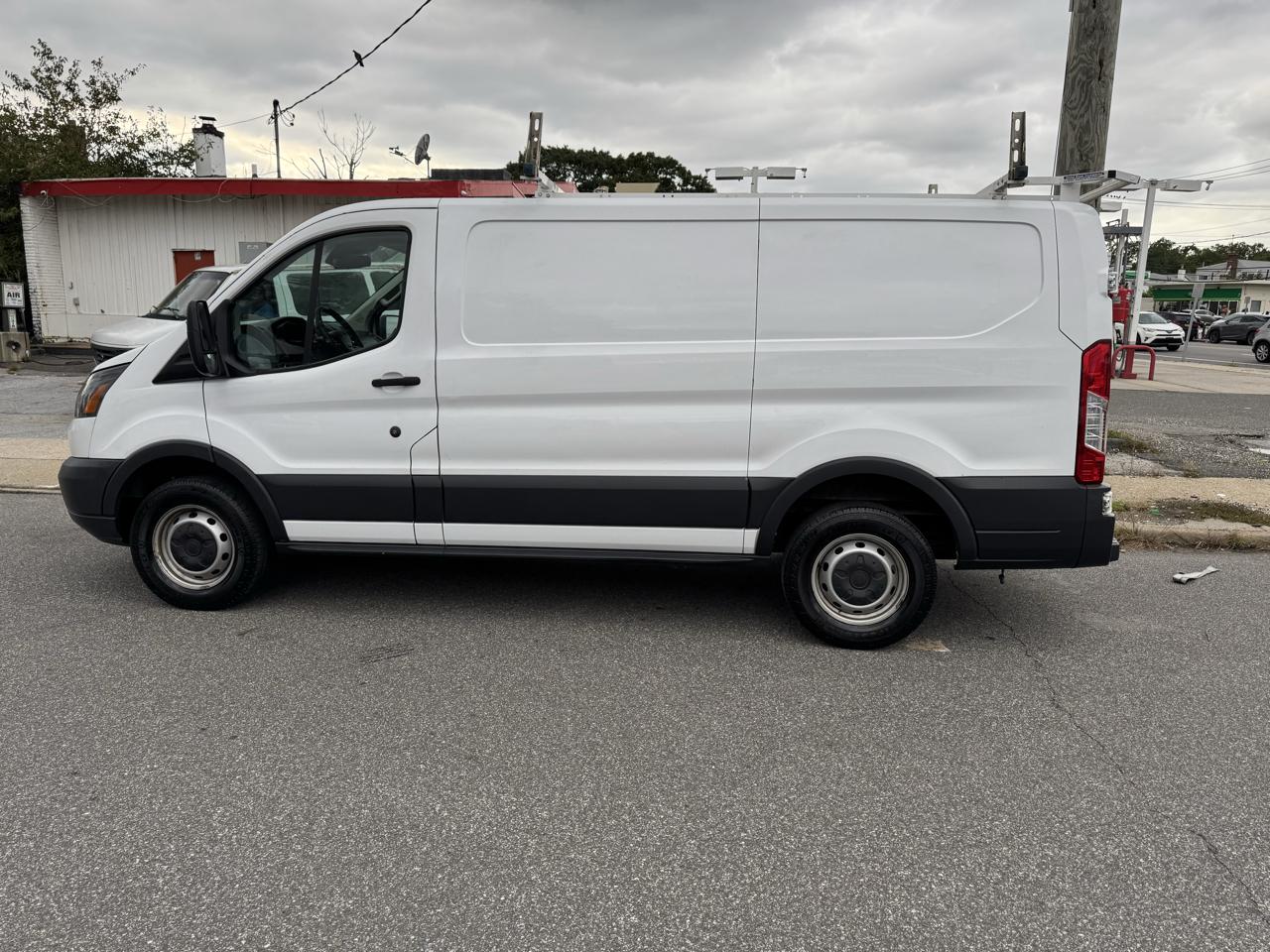 Ford Transit 250 Van Low Roof w/Sliding Pass. 130-in. WB 2018