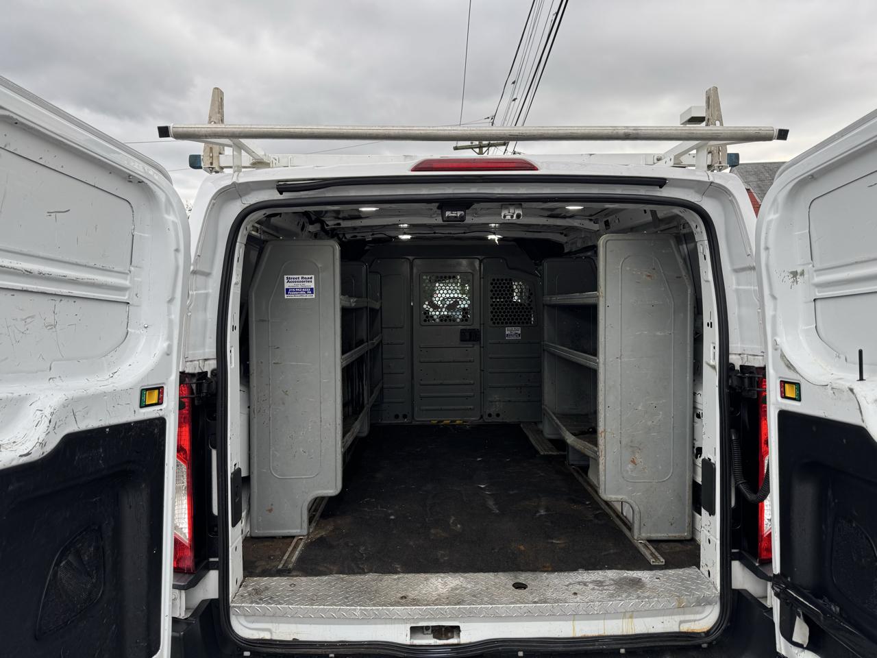Ford Transit 250 Van Low Roof w/Sliding Pass. 130-in. WB 2018